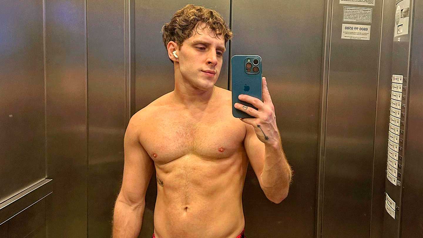 Diego Martins mostra o corpo em forma em foto no elevador. Foto: Reprodução/Instagram 17.08.2023
