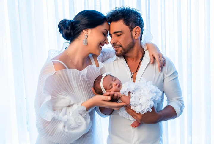 Zezé Di Camargo e Graciele Lacerda com Clara. Foto: Foto: Veruska Toledo