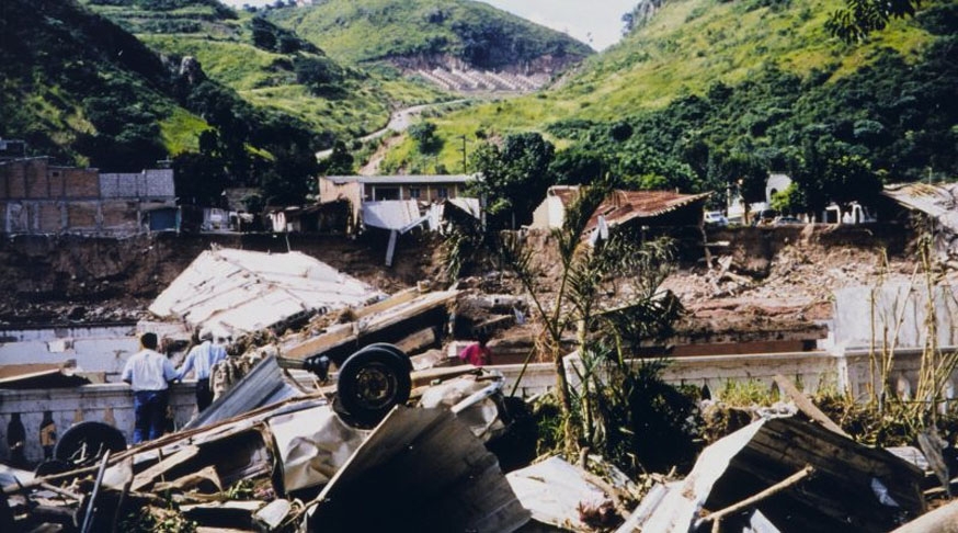 As listas dos furacões de cada ano são organizadas em ordem alfabética, alternando, assim, nomes masculinos e femininos. Um dos mais intensos com nome feminino foi o Katrina, em 2005, que causou, aproximadamente, 1.800 mortes nos Estados Unidos. Reprodução: Flipar