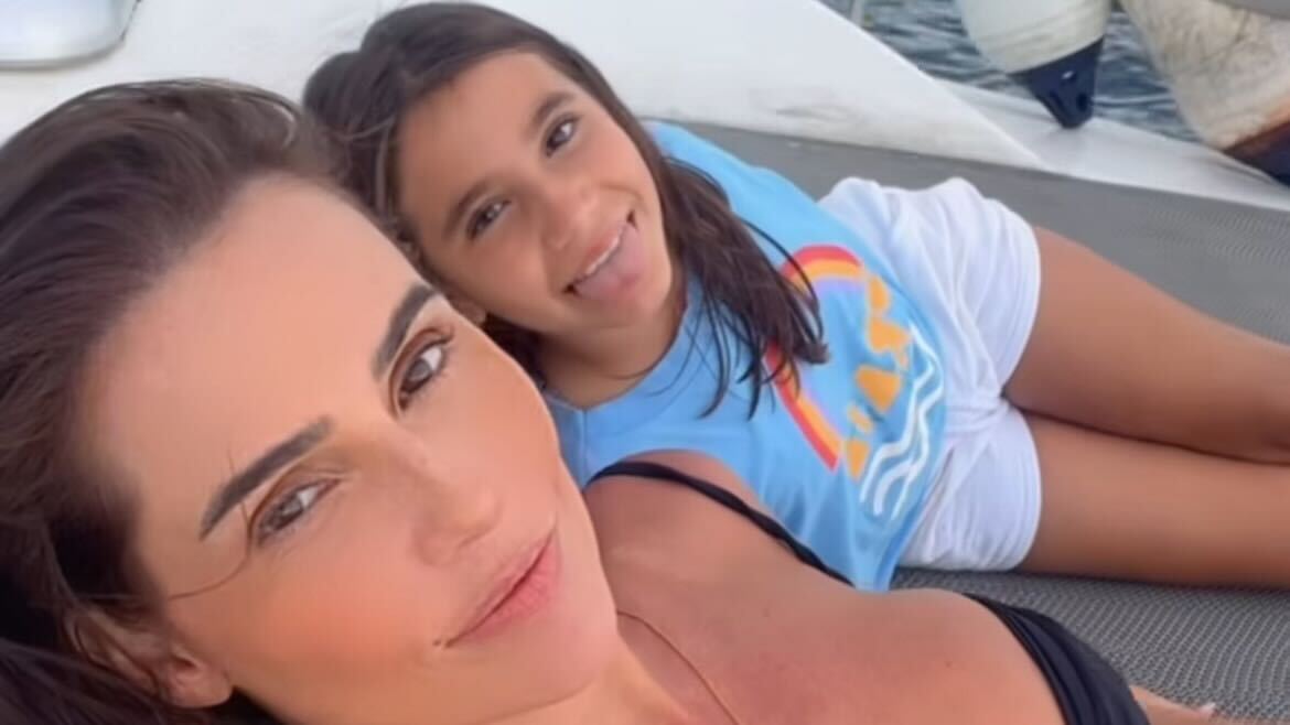 Deborah Secco com a filha, Maria Flor Reprodução Instagram - 24.4.2024