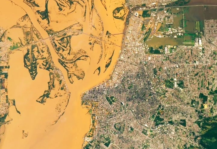 A Agência Espacial dos Estados Unidos (NASA) compartilhou imagens de satélite que revelam a extensão da tragédia causada pelas chuvas no Rio Grande do Sul.  Reprodução: Flipar