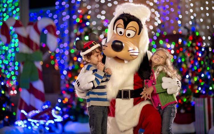 Pateta é uma das estrelas dos espetáculos natalinos. Foto: Divulgação Walt Disney World 