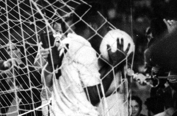 Pelé é o maior artilheiro da história do Campeonato Paulista com 466 gols em 18 edições disputadas. Ele terminou 11 vezes no topo da artilharia do torneio e tem o recorde de bolas na rede em uma edição: 58 gols em 1958. - Foto: Acervo/Santos FC