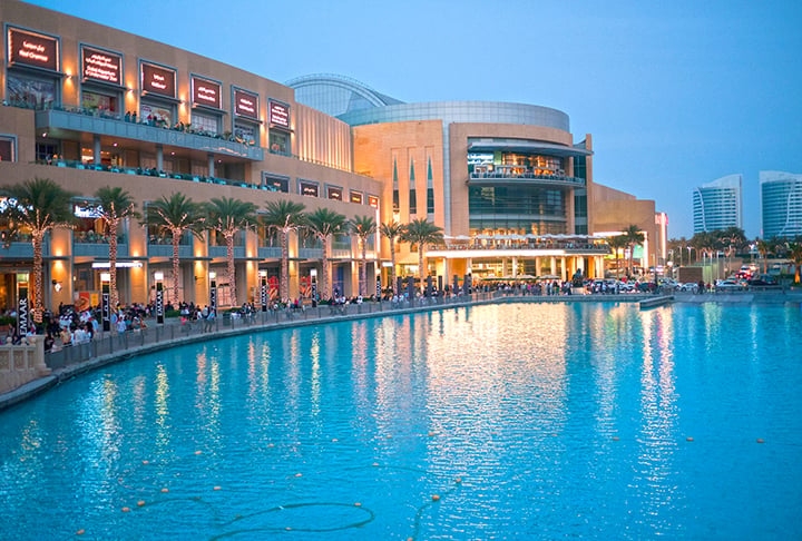 Dubai Mall (Dubai, Emirados Árabes Unidos) - Maior shopping do mundo, tem 1,1 milhão de m².  Comporta 1.200 lojas, parque com decoração em homenagem à Sega Eletronics, desenvolvedora e produtora de jogos eletrônicos.  Reprodução: Flipar