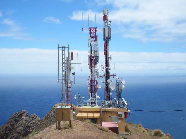 Os locais onde ficam as antenas são informados no portal da Anatel na internet. 