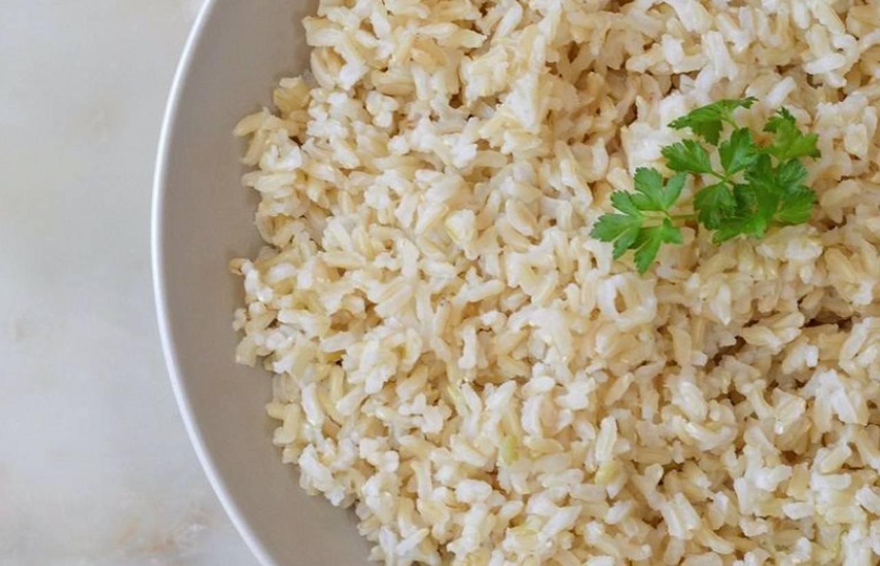 Desde o arroz integral, repleto de nutrientes e fibras, até o arroz basmati, conhecido por seu aroma perfumado, temos opções para satisfazer diferentes gostos e necessidades diárias. Reprodução: Flipar