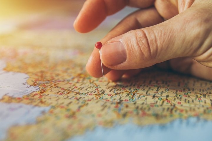 Prepare as passagens, arrume as malas e veja a seguir as 7 principais tendências de viagem para 2025, segundo empresas globais do setor de turismo! Reprodução: Flipar