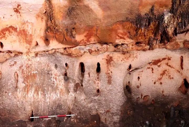 Essa caverna, parcialmente submersa, é reconhecida como o maior santuário de arte paleolítica da Península Ibérica. Reprodução: Flipar