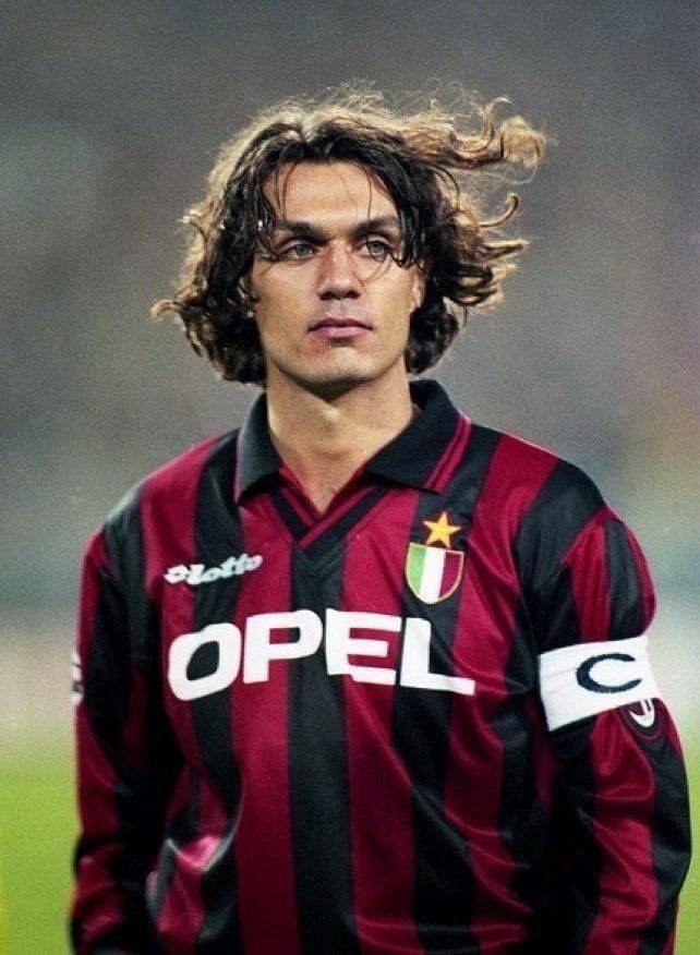 8 - Paolo Maldini. Foto: Reprodução/Twitter