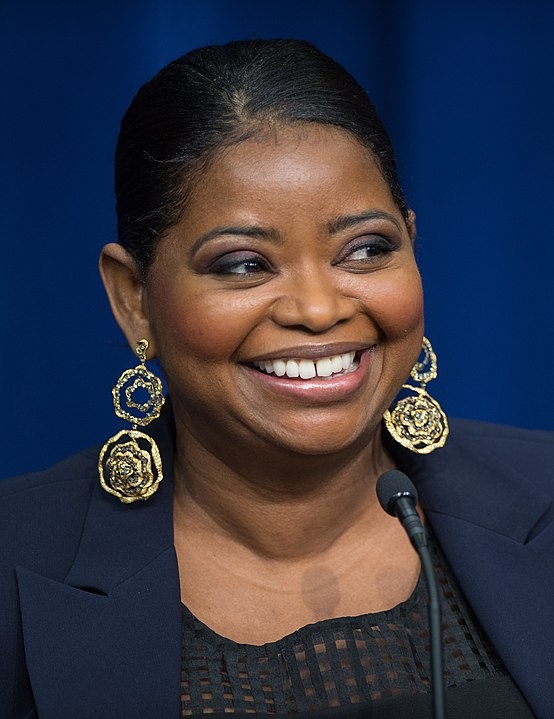 A atriz Octavia Spencer citou os funcionários do departamento estatal chefiado por Elon Musk - o de Eficiência Governamental. E sugeriu que seus seguidores fabriquem tortas com fezes humanas para dar ao empresário.  Reprodução: Flipar
