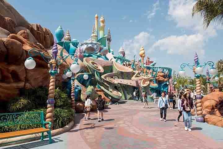 A Fantasyland reúne todas as clássicas histórias e animações da Disney em um único lugar. As atrações daqui são mais infantis e chegarão a Tóquio também. Reprodução: Flipar