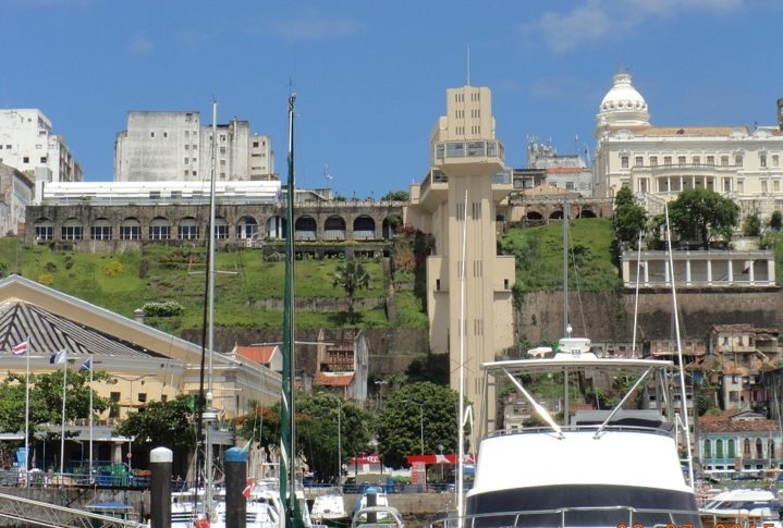 O elevador liga a Cidade Baixa à Cidade Alta, duas áreas históricas da cidade. O percurso tem 30 segundos de duração. Reprodução: Flipar