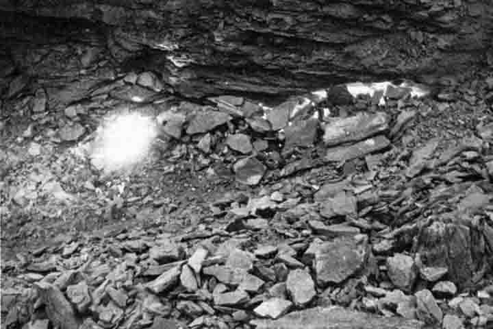 Nos túneis subterrâneos ocorria queima de carvão que resultava em vapores de monóxido de carbono.
 Reprodução: Flipar