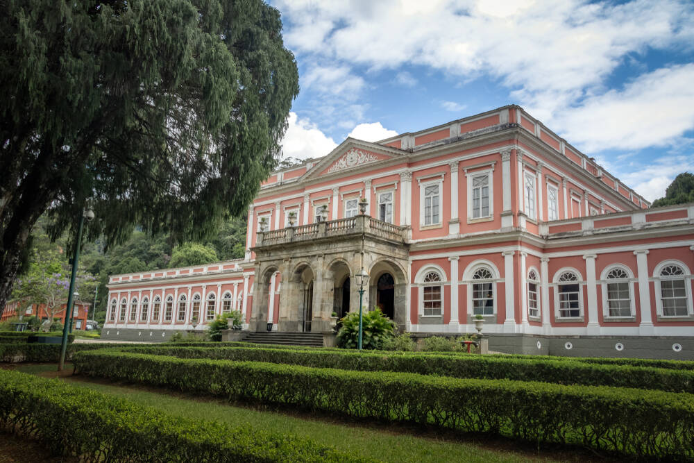 O Museu Imperial é o ponto turístico mais conhecido da cidade de Petrópolis. Foto: shutterstock 