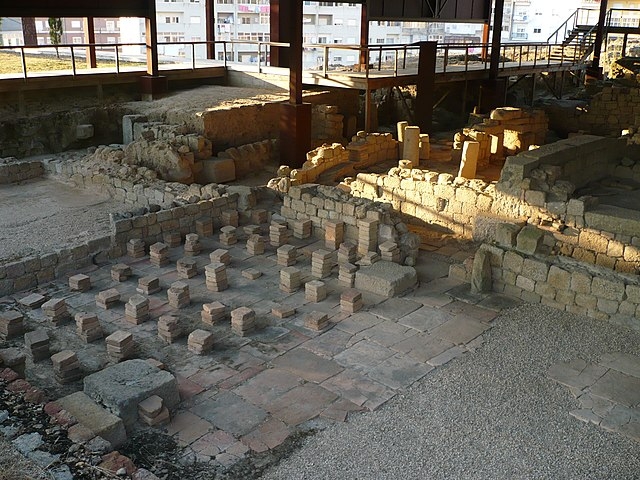 Após a queda de Roma, o uso do sabonete e a prática de banhos regulares declinaram na Europa. A fabricação do sabão tornou-se um ofício isolado, limitado a monastérios e pequenos comerciantes. Reprodução: Flipar