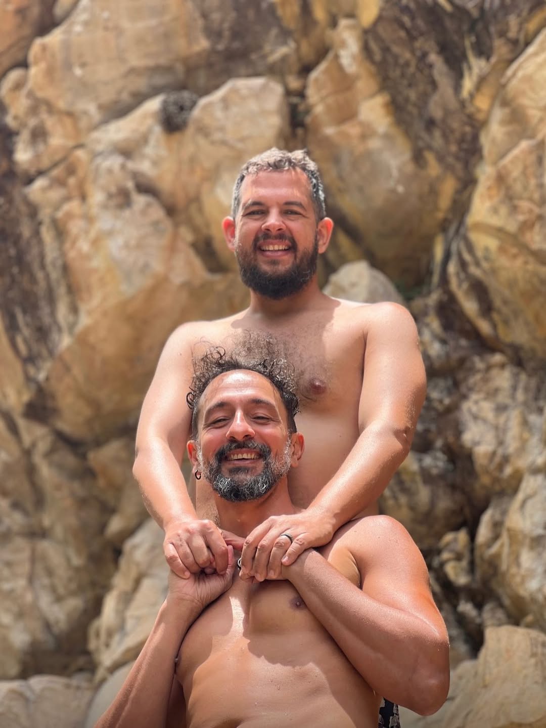 Irandhir Santos e Roberto Efrem Filho renovam bronzeado. Foto: Reprodução/ Instagram @irandhirsan