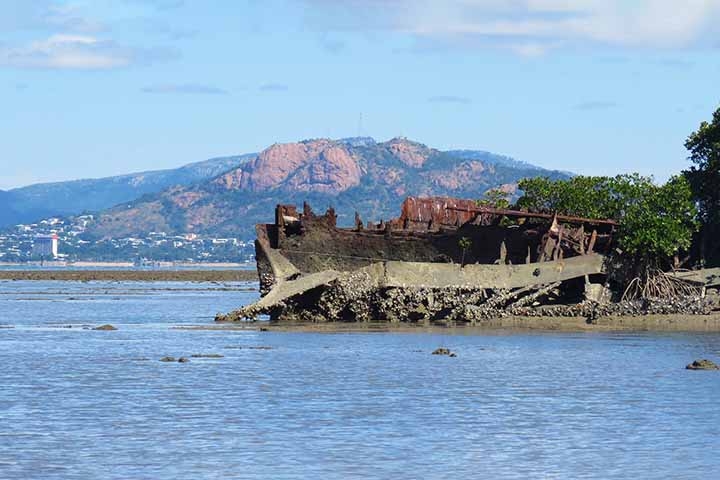 No entanto, durante o rebocamento o City of Adelaide acabou encalhando na Baía Cockle.
 Reprodução: Flipar