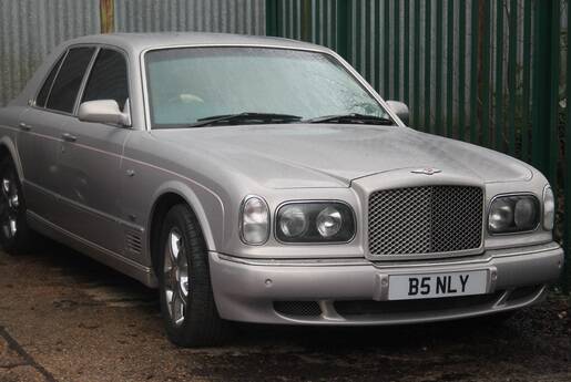 Bentley Arnage Red Label 6.8 Le Mans 2001. Foto: Reprodução