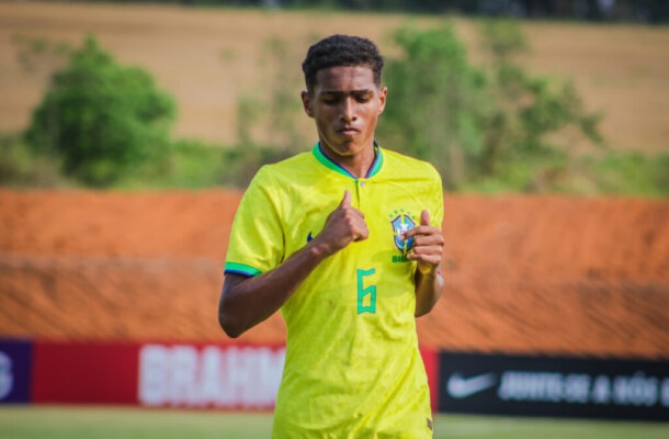 Souza - Lateral-esquerdo de 17 anos do Santos - Foto: Renan Camargo/CBF