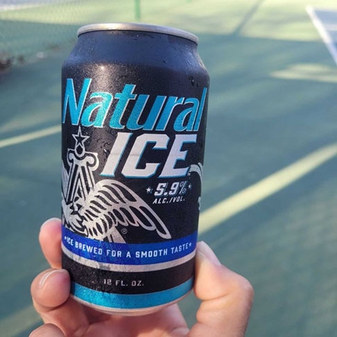 Natural Ice -  Teor alcoólico de 5,9% - Cerveja lager forte, conhecida por seu teor alcoólico mais elevado. Produzida pela Anheuser-Busch nos Estados Unidos.
 Reprodução: Flipar