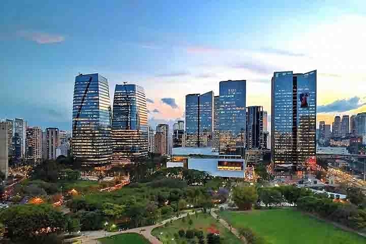 8º) Vila Olímpia, São Paulo: Localizado na zona sul de São Paulo, o bairro tem o metro quadrado avaliado em R$ 18.868, ficando entre os mais caros da cidade. Reprodução: Flipar