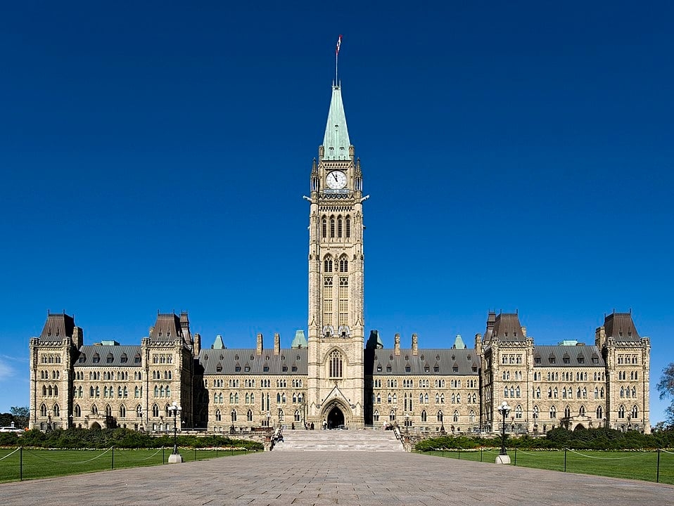 2° lugar: Canadá (América do Norte) - Território: 9.984.670 km² - Capital: Ottawa  Reprodução: Flipar