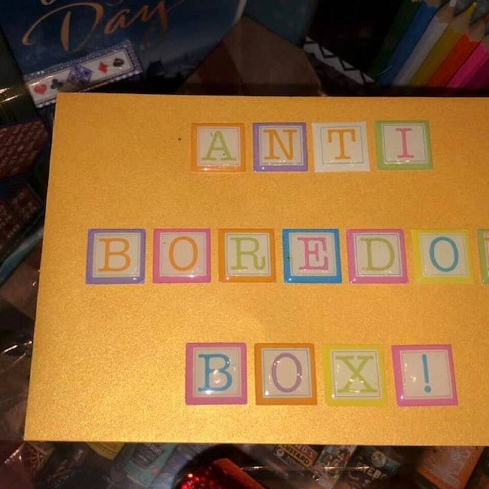 "Caixa anti-tédio!". Foto: Facebook