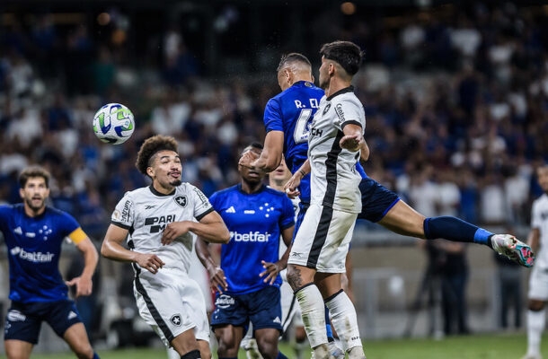 Botafogo x Cruzeiro (18h30 de domingo, dia 3 de dezembro, no Estádio Nilton Santos): grau médio de dificuldade - Raposa luta contra o rebaixamento e partida será crucial para a equipe - placar do primeiro turno: Cruzeiro 0 x 0 Botafogo, no Mineirão. - Foto: Gustavo Aleixo/Cruzeiro