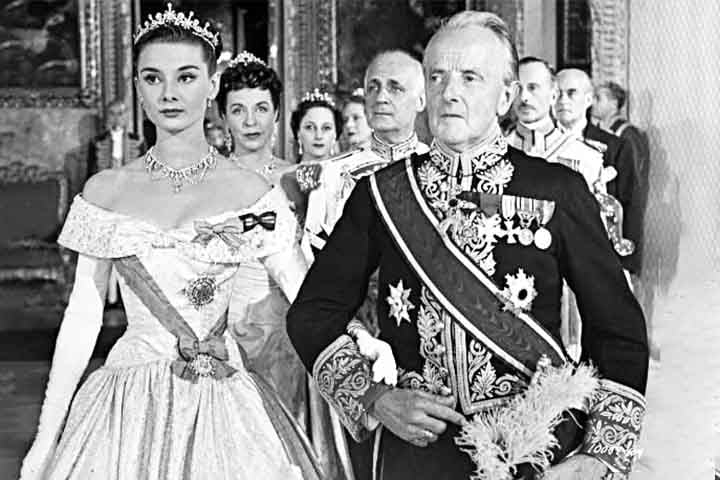 No ano seguinte, Edith Head faturou a premiação pelo clássico ‘A Princesa e o Plebeu”, mais um filme de William Wyler, diretor com quem havia obtido sua primeira estatueta.

 Reprodução: Flipar