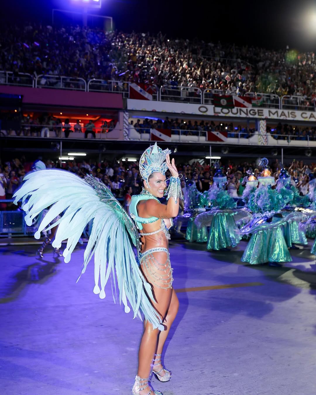 Mariana Goldfarb mostra detalhes de fantasia usada na Grande Rio. Foto: Instagram