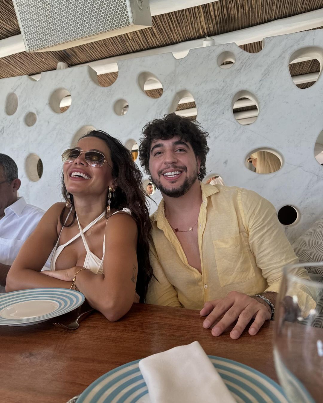 Anitta em novos registros no Instagram de sua viagem com amigos à Grécia Instagram/@anitta - 12.08.2024