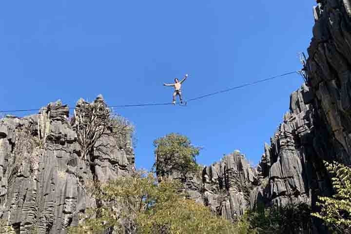 Ele também foi o primeiro atleta do Brasil a realizar o highline em todas as cinco regiões do país. 
 Reprodução: Flipar