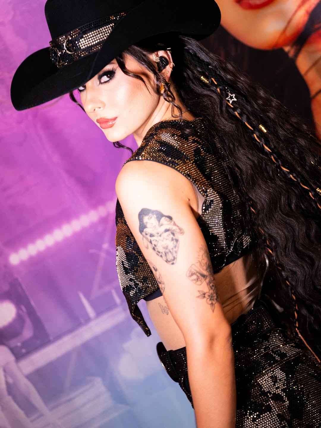 Ana Castela tem tatuagens. Foto: Reprodução Instagram @anacastelacantora