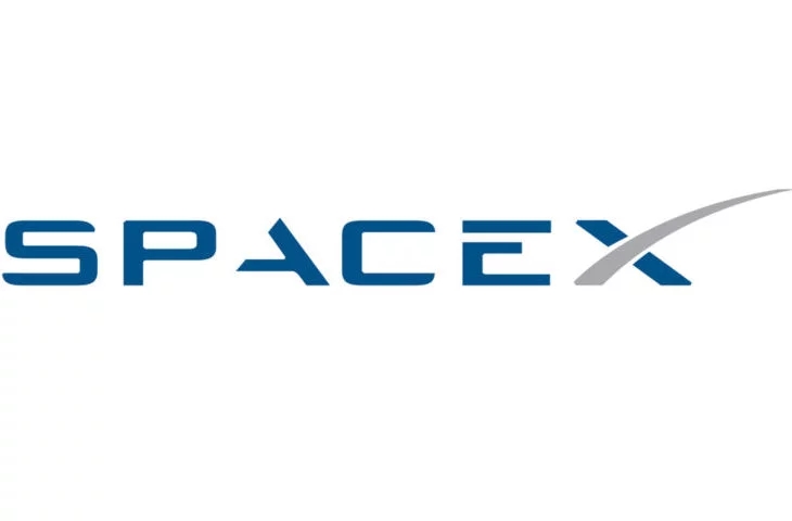 O empresário fundou a Space Exploration Technologies, SpaceX (desenvolvedora de veículos de lançamento espacial), em 2002. Desde então, atua como diretor executivo e de tecnologia também na Califórnia. Reprodução: Flipar