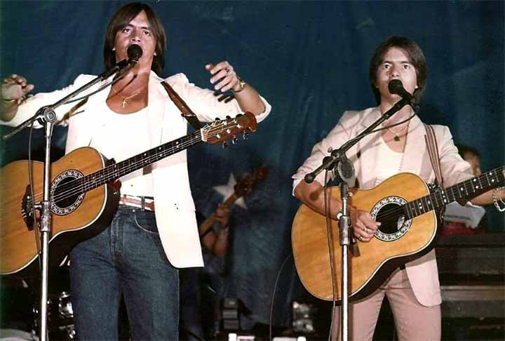 Em 1970, a dupla lançou “Galopeira”, que trazia a faixa-título na abertura. A canção é até hoje um dos grandes sucessos da carreira dos irmãos. 
 Reprodução: Flipar