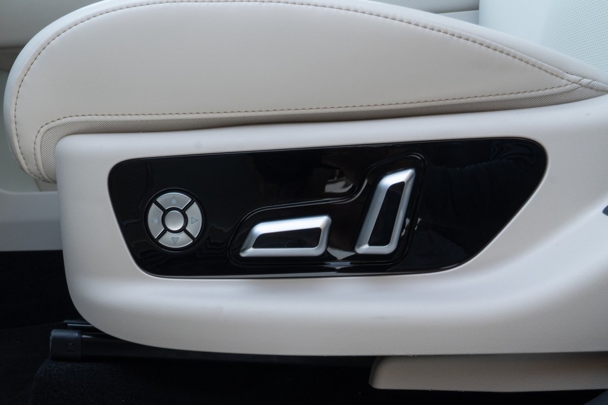 Regulagem elétrica dos bancos do GWM Wey 07. Foto: Divulgação/GWM