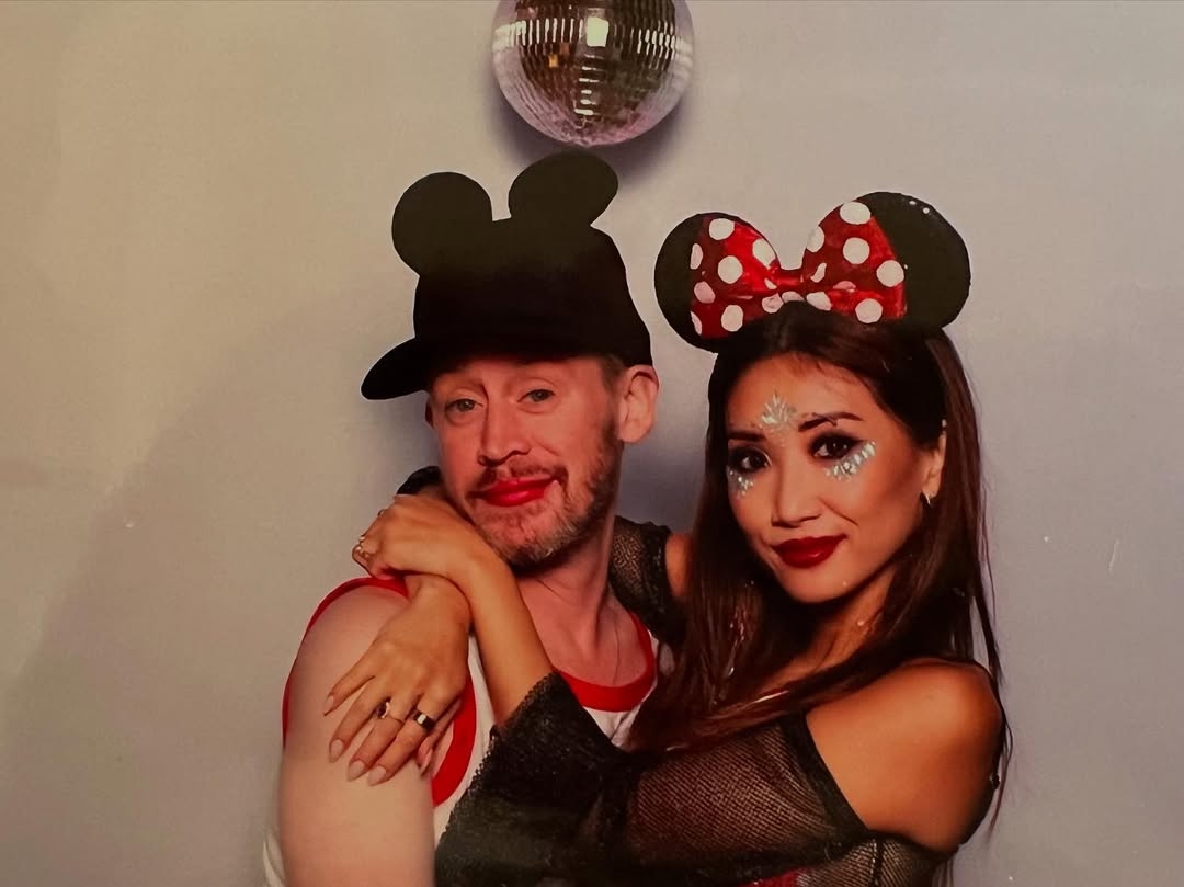 Os dois são frutos de seu relacionamento com a atriz Brenda Song, conhecida por interpretar London Tipton na série “Zack e Cody: Gêmeos em Ação”, do Disney Channel. Eles começaram a namorar após atuarem juntos em “Changeland”, em 2017, e se casaram em 2019.
 Reprodução: Flipar