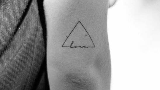 Tatuagens são forma de eternizar momentos ou homenagear quem amamos. Foto: Pinterest