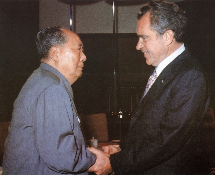 Naquele ano, aconteceu célebre visita do então presidente americano, Richard Nixon, à República Popular da China para encontrar-se com o líder local, Mao Tsé-Tung. Reprodução: Flipar