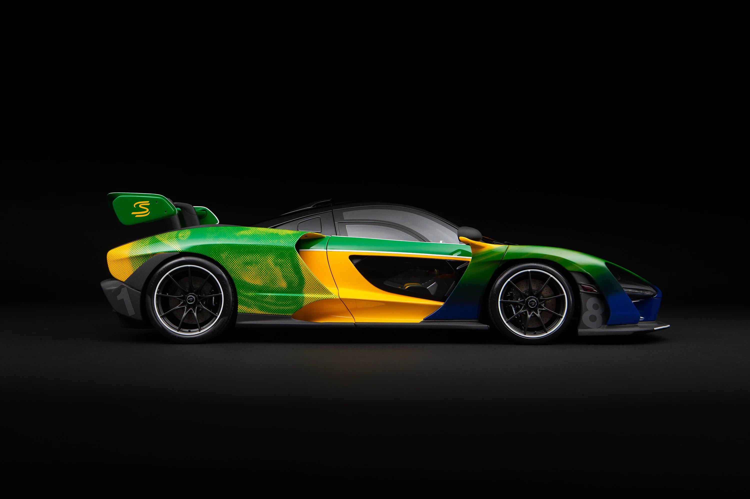 McLaren Senna com pintura Senna sempre em miniatura 1:8 Divulgação/Amalgam Collection 