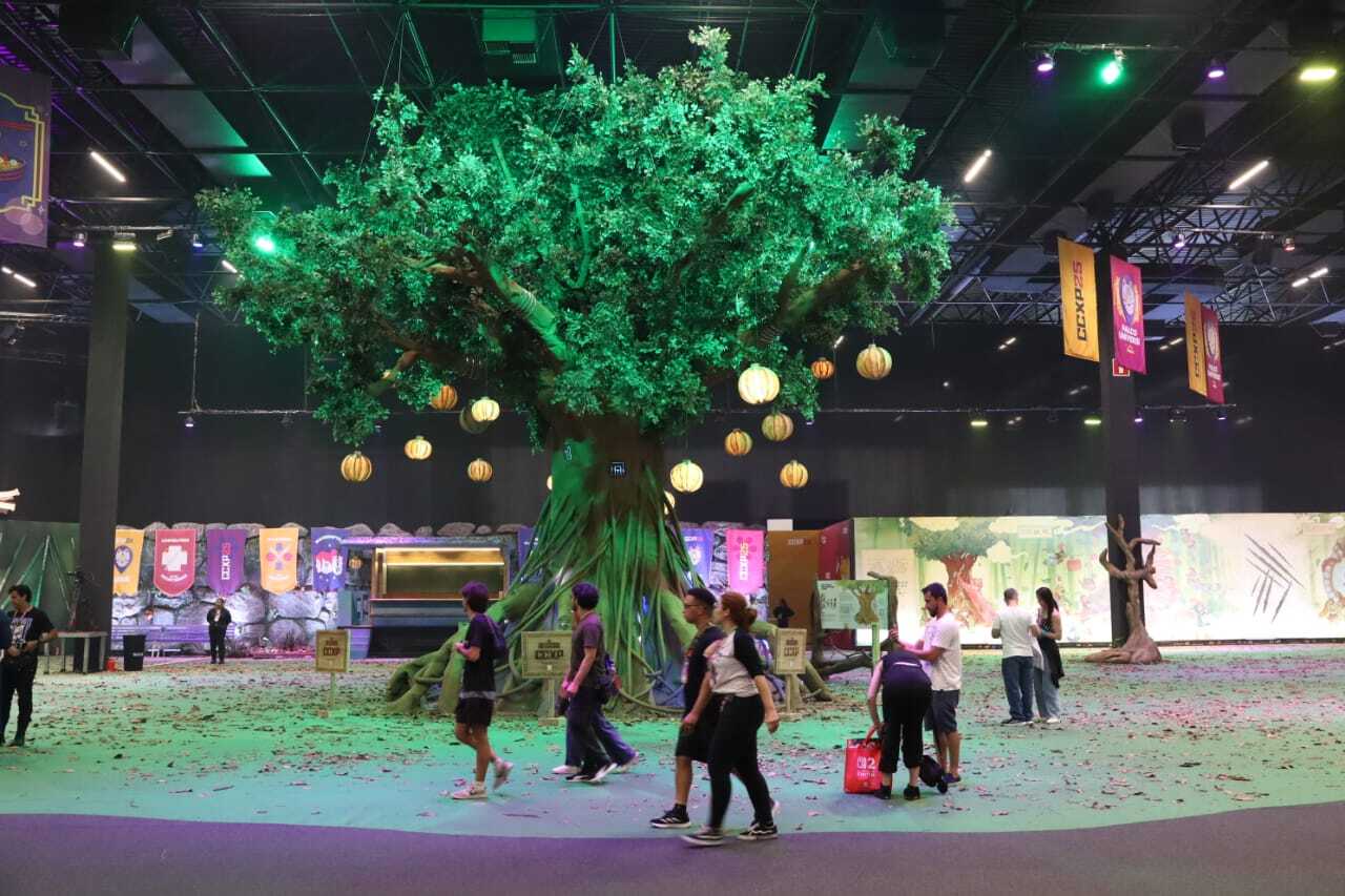 Área principal da CCXP recebe grande fluxo de visitantes ao longo do evento. Foto: Pedro H. Lopes/Portal iG