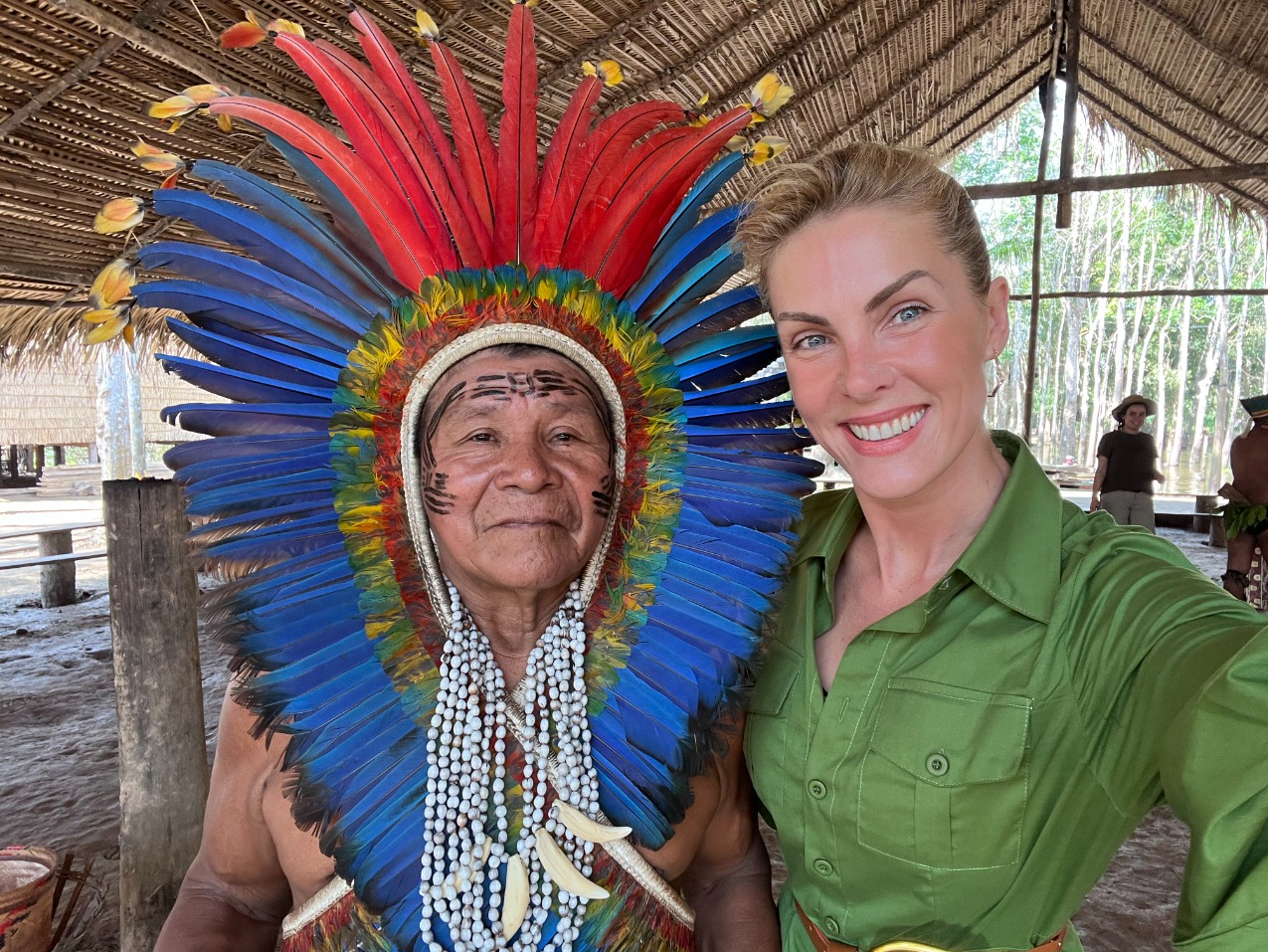 Ana Hickmann em visita a comunidade indigena em Manaus Reprodução/Instagram
