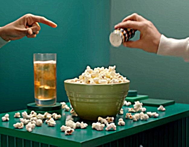 Por esse motivo, a fruta se tornou popular não apenas entre os povos indígenas, mas também na sociedade brasileira moderna, sendo amplamente consumida em diversas formas, incluindo xaropes, barras de energia, pós e, claro, refrigerantes. Reprodução: Flipar