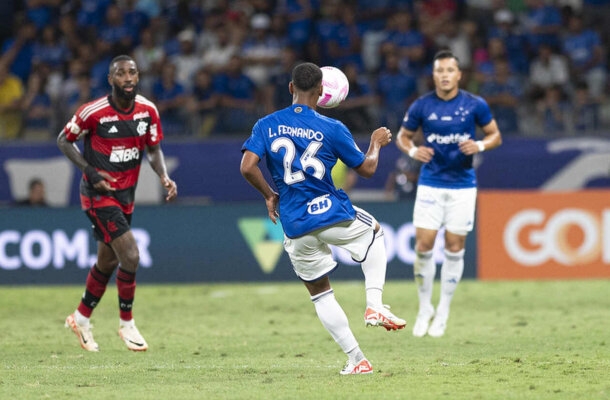 Ainda pela 33ª rodada, o Cruzeiro, que está flertando com o Z4, recebe o Vasco no Mineirão. Será que até lá as duas equipes seguirão desesperadas contra a degola? Divulgação/Cruzeiro