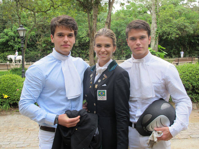 Os irmãos Almeida: Manuel, Luiza e Pedro. Foto: Reprodução/BrasilHipismo