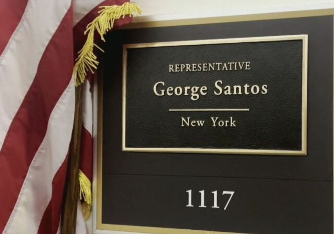 Aos 34 anos, George é o primeiro brasileiro a conquistar uma vaga no Congresso Americano. 