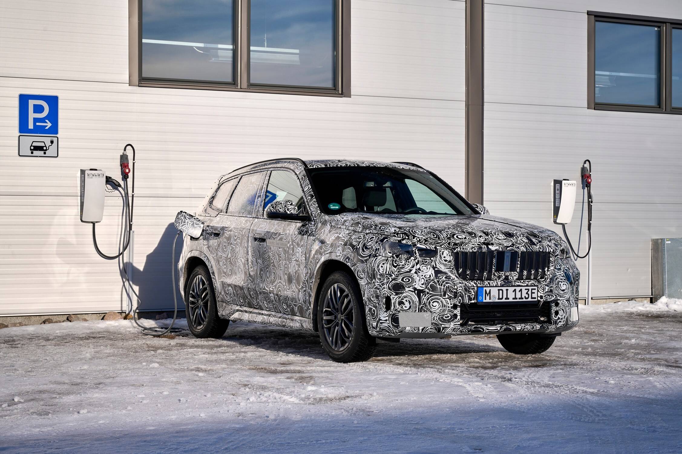 BMW iX1 em testes na Suécia. Foto: Divulgação
