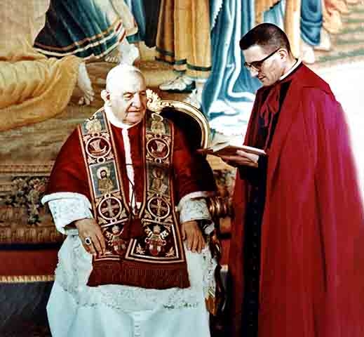 Em seu papado, João XIII convocou o Concílio Vaticano II, que terminou em 1965, já com o Papa Paulo VI, e introduziu mudanças modernizantes e renovadoras na Igreja Católica.
 Reprodução: Flipar