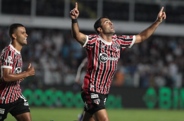 8ª rodada do Campeonato Paulista de 2022: Santos 0 x 3 São Paulo, na Vila Belmiro - Gols: Éder, Eduardo Bauermann (contra) e Rodrigo Nestor (SP). - Foto: Rubens Chiri/saopaulo.net Reprodução: Jogada10