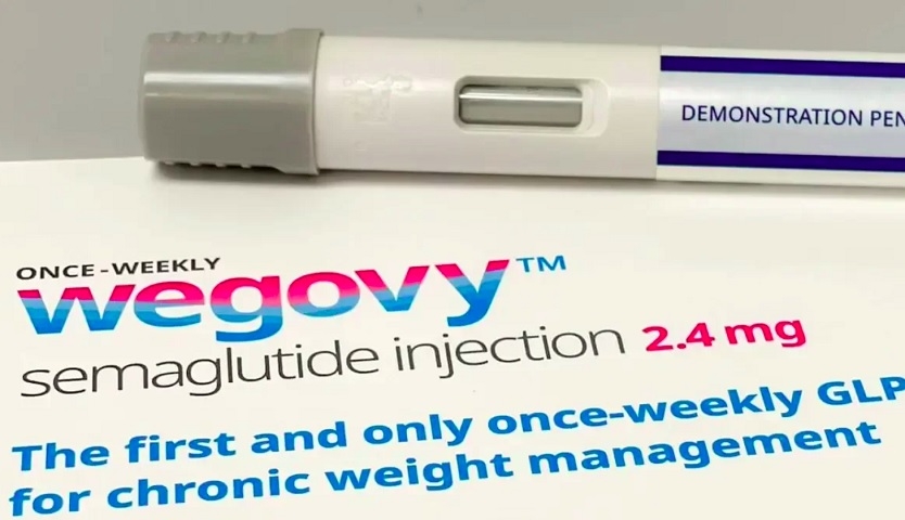 O Wegovy tem uma dose injetável de 2,4 mg e deve ser usado uma vez por semana. Enquanto isso, o Ozempic é administrado em doses que variam de 0,25 a 1 mg do mesmo ingrediente ativo.  Reprodução: Flipar
